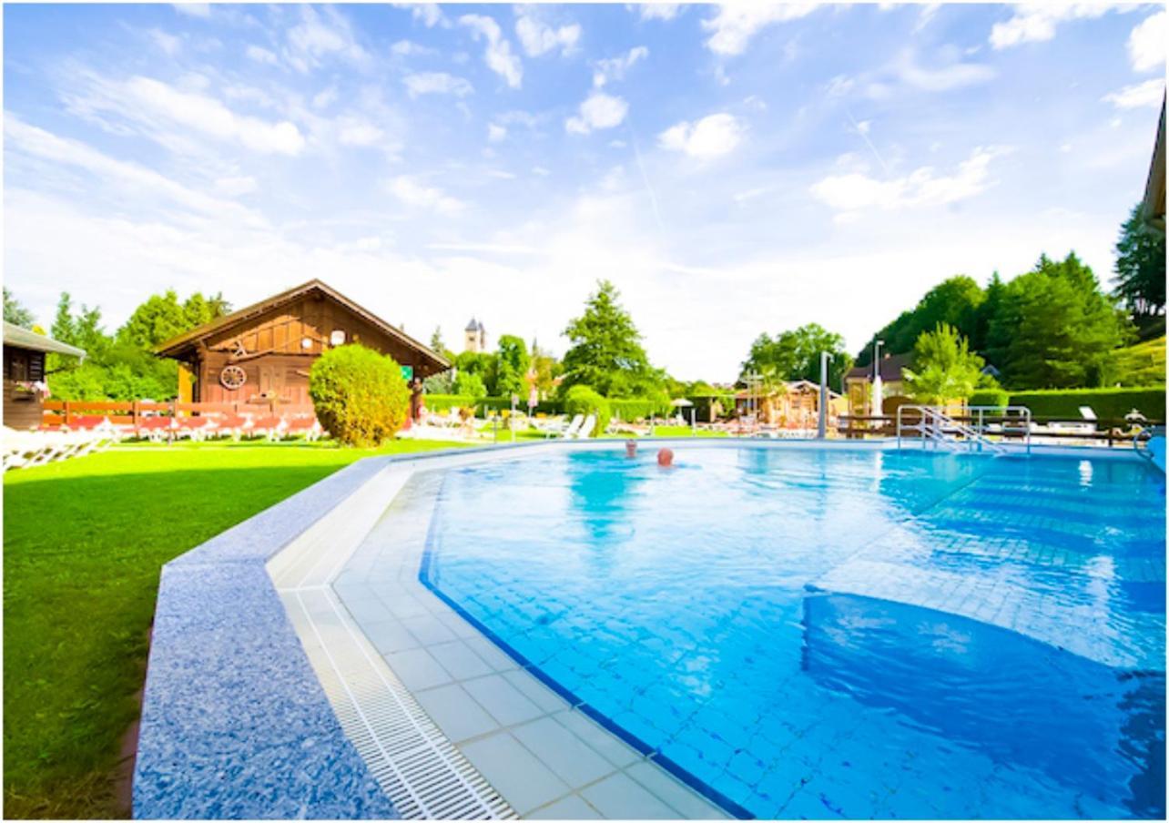 Ferienwohnung Am Kurpark Бад-Клостерлаусниц Экстерьер фото